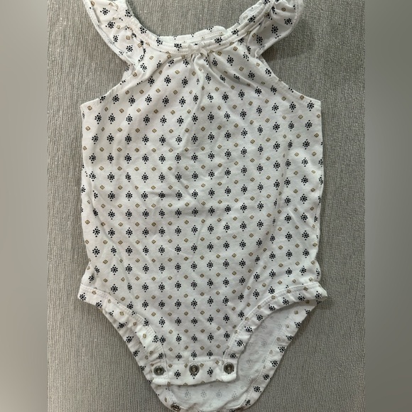 Carters 3-pack bodysuits 6months - Picture 6 of 6